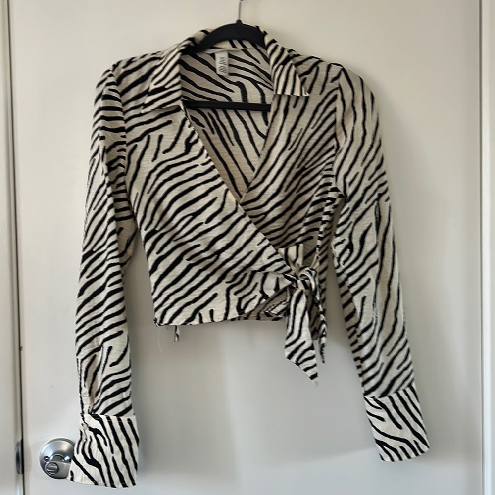 XS Tie front H&M top